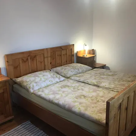 艾尔塔梅尔豪弗农家乐 * Klamm